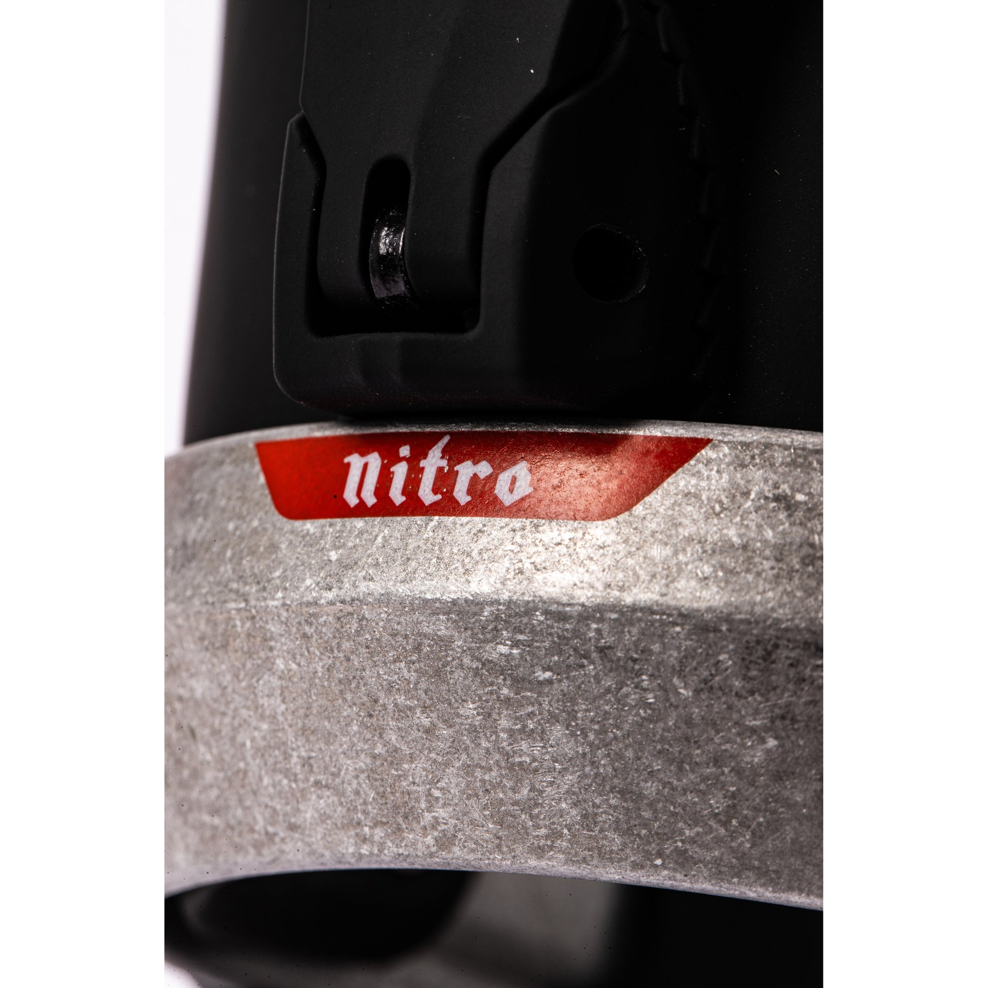 Nitro One Bindings 2027 detail - NITRO X MOTORHEAD