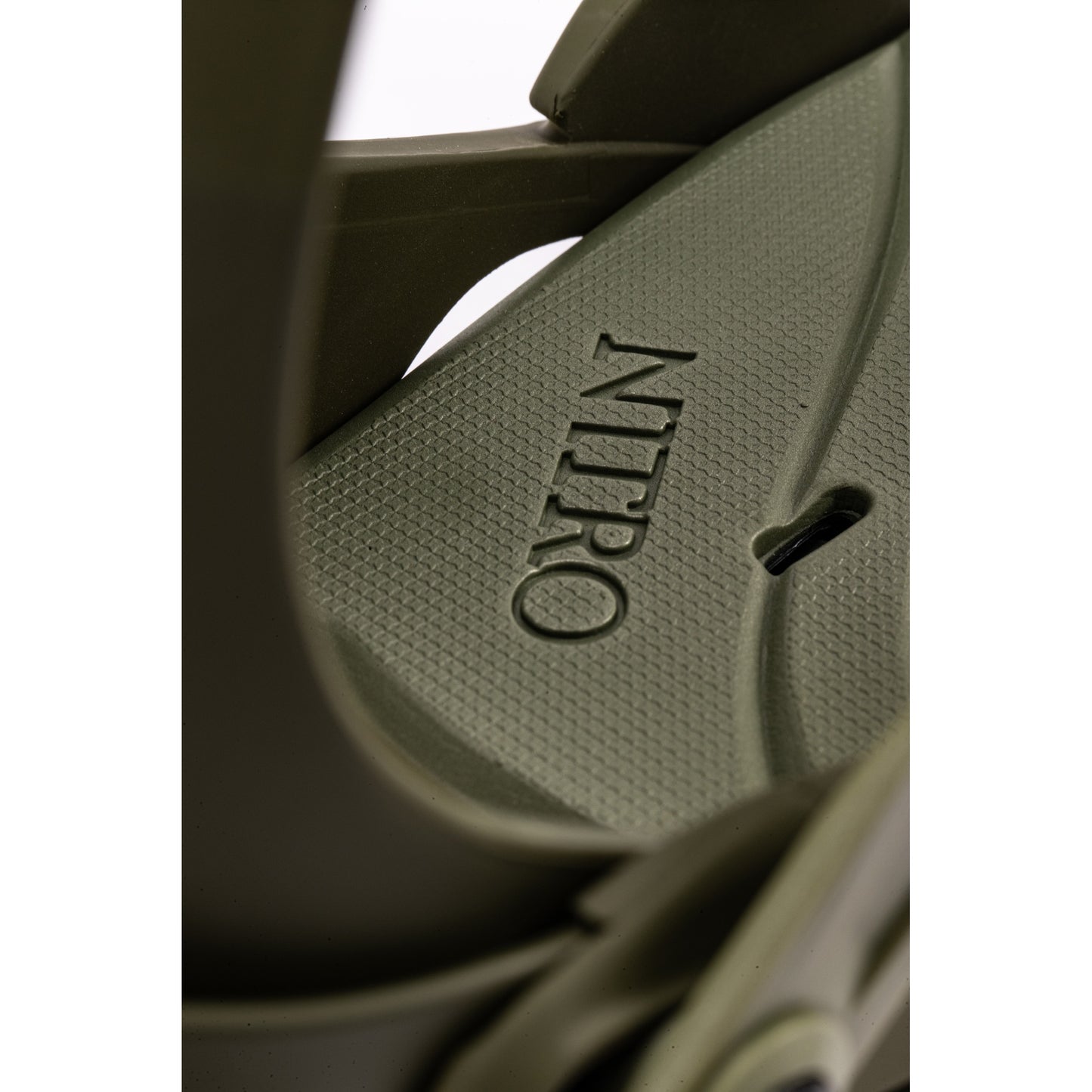 Nitro Fate Bindings 2027 detail - NITRO X HAILEY LANGL