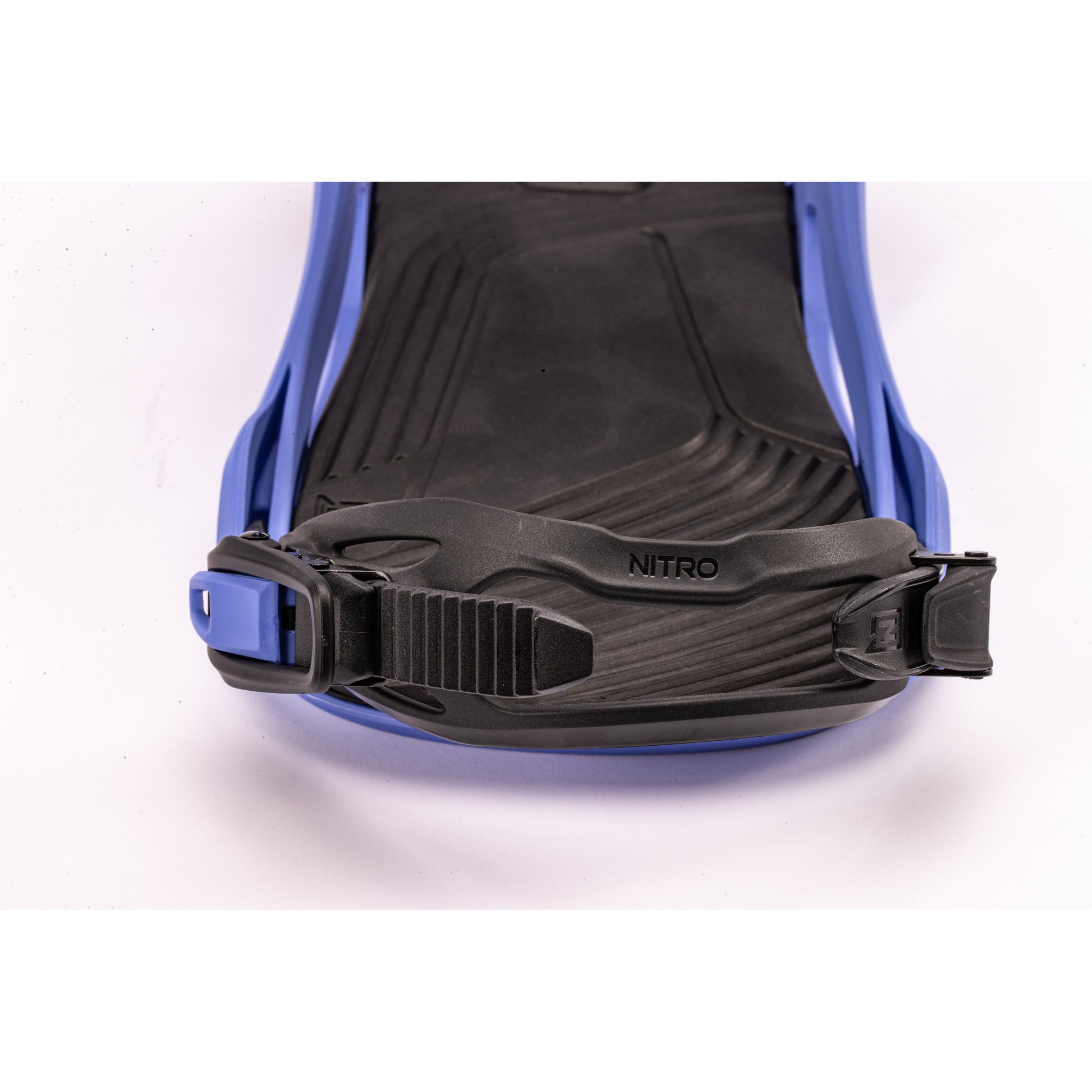 Nitro Talent Bindings 2027 detail - HARD VIOLET