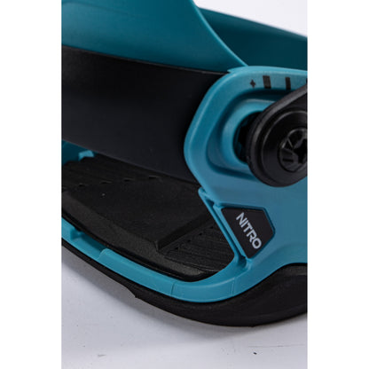Nitro Talent Bindings 2027 detail - HARD VIOLET