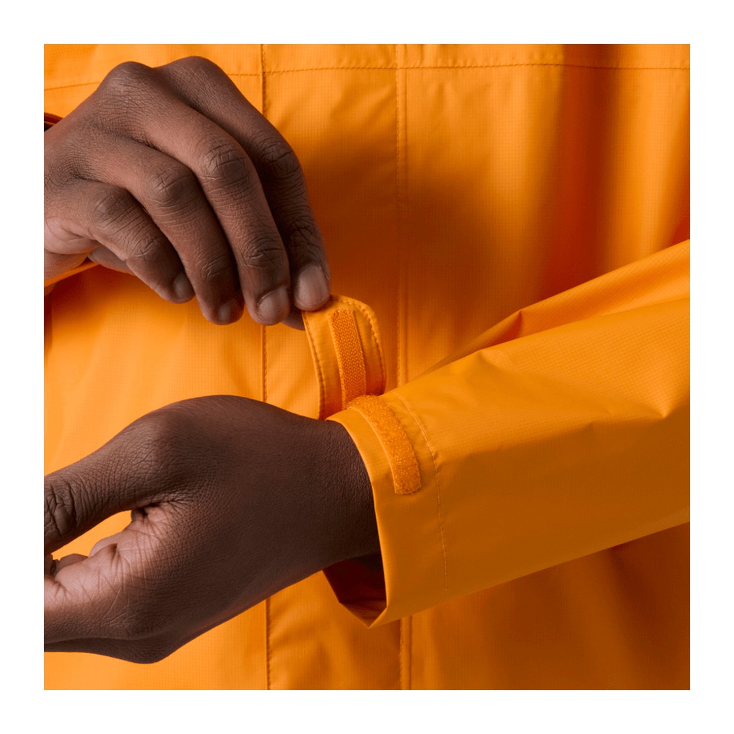 HH Men's Loke Jacket – Ignite Orange – detail