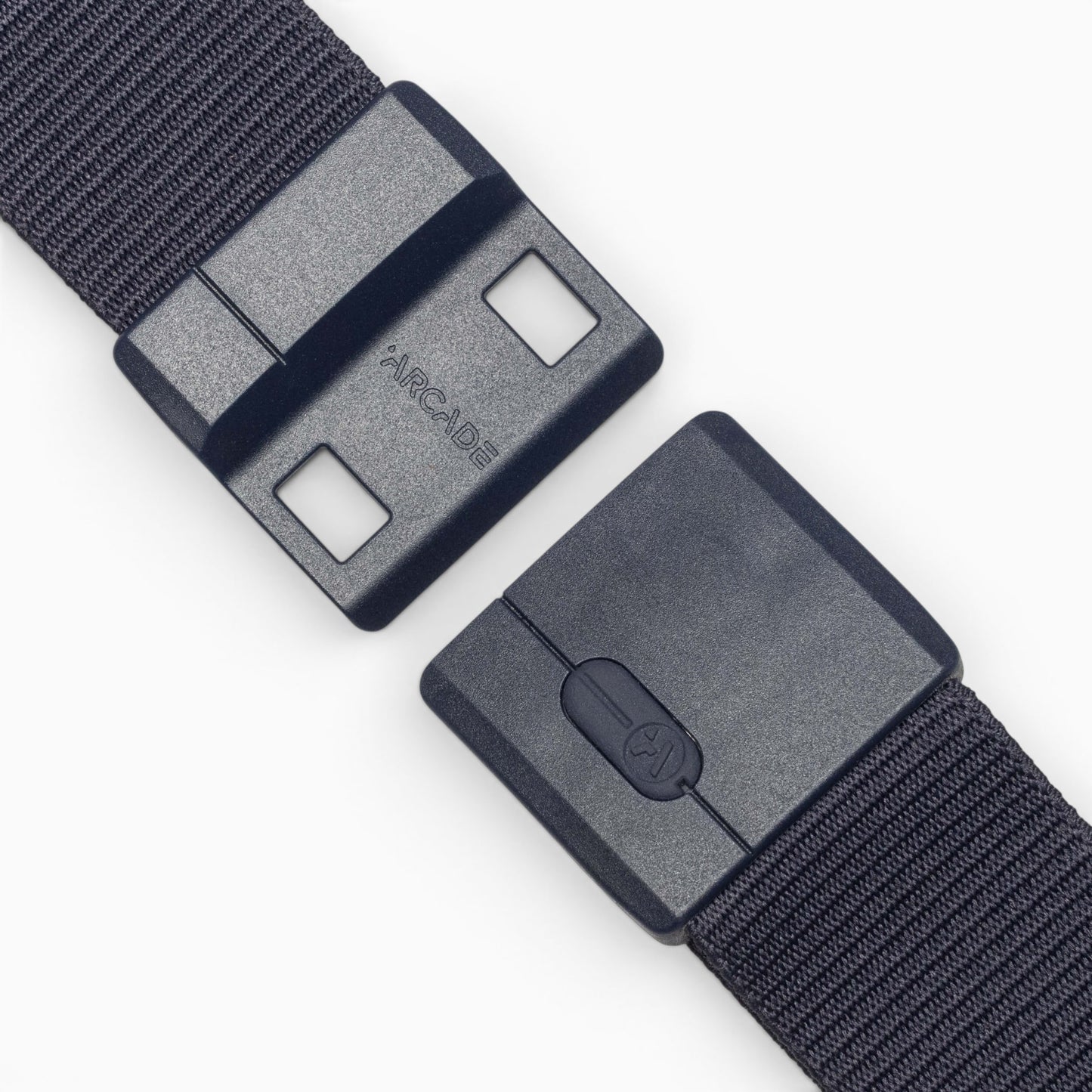 Arcade Aero Mag Belt in Navy — buckle, front