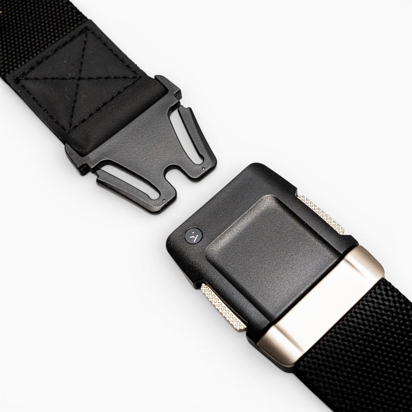 Arcade Motion Belt in Black/Nickel — buckle, front