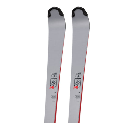 Van Deer SL slalom skis 2026/27 in grey, close-up of the tips with the Van Deer deer crest on the topsheet